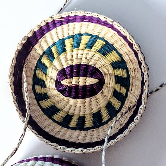 Woven Striped Straw/Rattan Basket/Barrel Tote with Lid, Woven String Strap ~ 6" - Picture 8 of 12